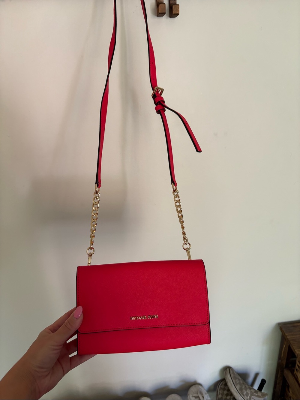 Michael Kors Red Saffiano Crossbody with Gold Chain Strap - Picture 2 of 5